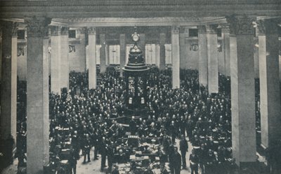 Merkezde Kürsü ile Lloyds