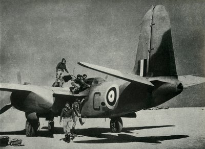 Sıcak güneş, bir çöl iniş alanına akar, c1942-1943, 1945. by Unbekannt
