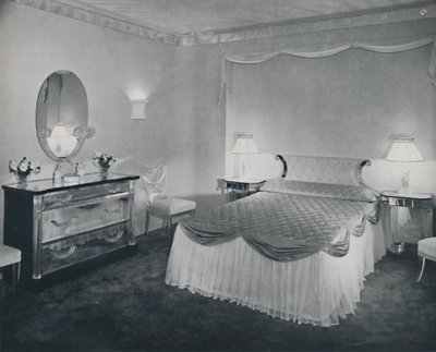 Pleksiglasın canlı nitelikleri bu yatak odasında avantaj sağlamak için kullanılmıştır, 1942. by Unbekannt