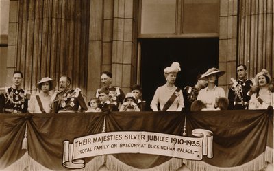 Majesteleri Gümüş Jübile 1910-1935. Kraliyet Ailesi, Buckingham Sarayı