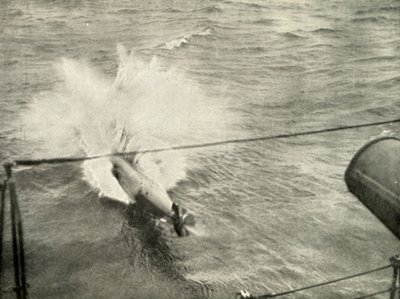 Torpidonun Suya Girmesi, 1919. by Unbekannt