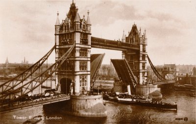 Tower Bridge, Londra, c1910 by Unbekannt