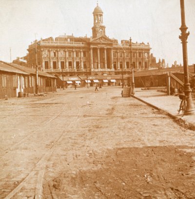 Belediye Binası ve Ana Meydan, Cambrai, Kuzey Fransa, c1914-c1918. by Unbekannt