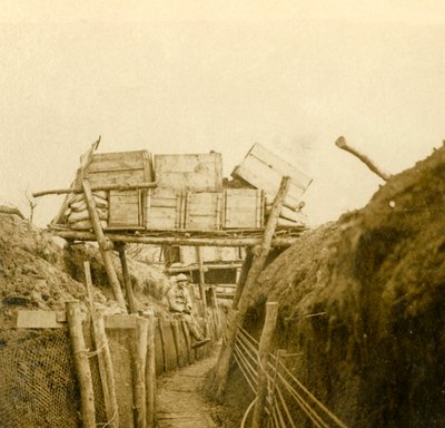 Les Éparges yakınlarındaki siperler, kuzey Fransa, c1914-c1918. by Unbekannt
