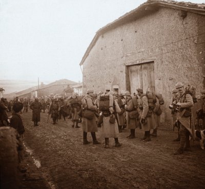 Sırtlarında paketleri olan birlikler, Somme, kuzey Fransa, c1914-c1918 by Unbekannt