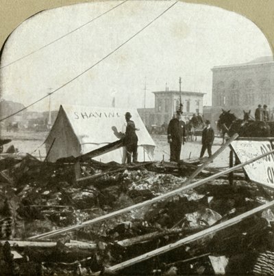 Gerçek kum - Eski yerin kaldırımına gerilmiş çadırda berber boyama tabelası, 1906. by Unbekannt