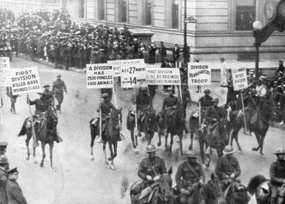 ABD 1. Ordusu Zafer Geçit Töreninde, New York, ABD, 10 Eylül 1919 by Unbekannt