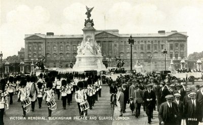 Victoria Anıtı, Buckingham Sarayı ve Muhafızları, Londra, 1930