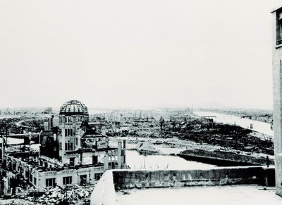 Atom bombasının patlamasından sonra Hiroşima şehrinin görünümü: Tarım Sergi Sarayı