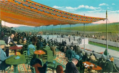 Kulüp Binası önünde Yarışları İzlemek, Agua Caliente Jokey Kulübü, c1939 by Unbekannt