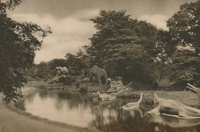 Tarih Öncesi Canavarların Saray Alanındaki Gölün Yanında Pis Olduğu Yer, c1935. by Unbekannt