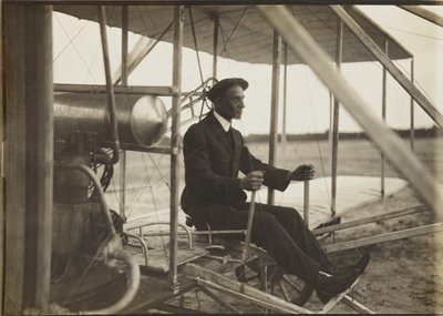 El ilanında Wilbur Wright, 1908. by Unbekannt