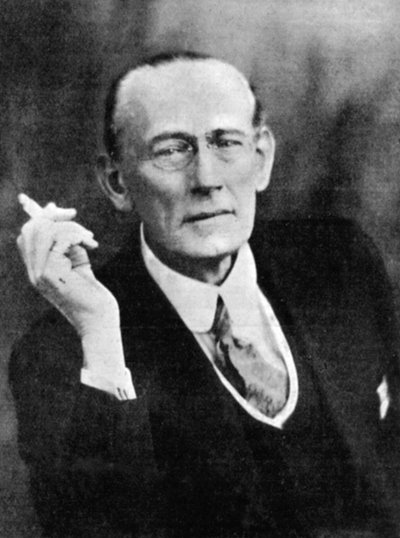 William John Locke 1863-1930, İngiliz romancı ve kısa öykü yazarı, 20. yüzyılın başlarında by Unbekannt