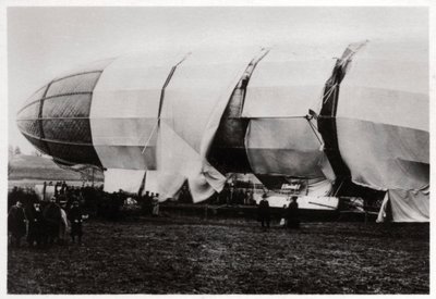 Zeppelin LZ2 yıkımından sonra, 1906 1933 by Unbekannt