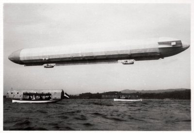 Zeppelin LZ3 hava indirme, Almanya, c1906-1908 1933 by Unbekannt