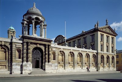 1709-34 yılları arasında inşa edilen The Queens College, Oxford