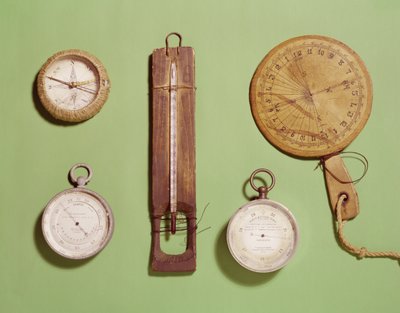 Scotts pusulası, termometre, güneş saati, barometre ve Antarktika seferinde kullanılan yükseklik ölçeği, 1910-12 by Unbekannt Unbekannt