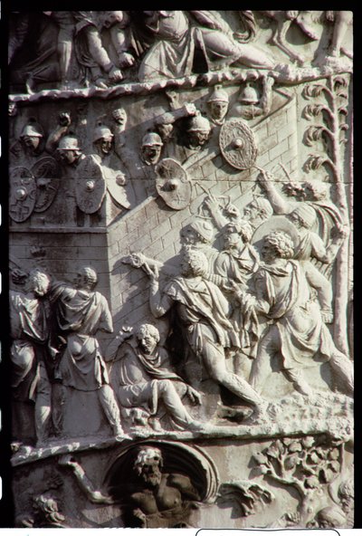 Daçyalılara karşı kazanılan zaferi kutlamak için inşa edilmiş, muhtemelen Şamlı Apollodorus tarafından tasarlanan Trajans Sütunu, MS 113 (detay) by Unbekannt Unbekannt