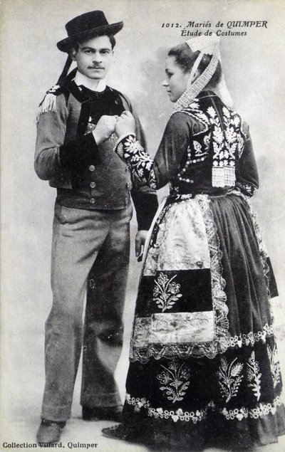 Duimper'den gelinler ve damatlar, 20. yüzyılın başları (kartpostal) by Unbekannter Künstler
