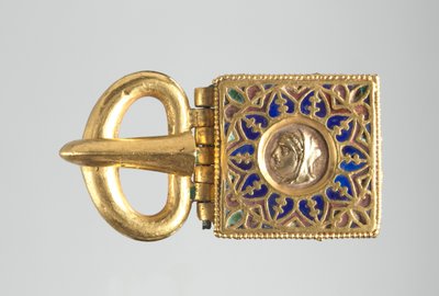 Profilde Kabartma Başlı Toka, 400-600 by Unbekannt