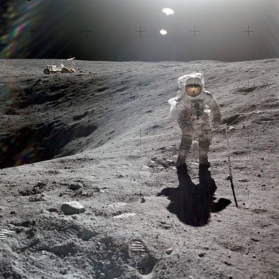 Charles M. Duke, Jr., Apollo 16 görevinin ay modülü pilotu, Erik Krateri