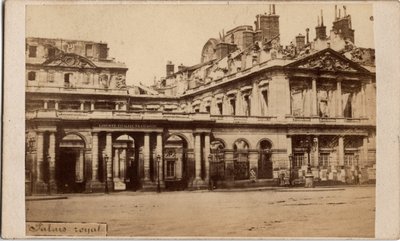 Paris Komünü (1871): Mayıs 1871 yangınından sonra Palais-Royal