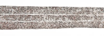 Detay, daha önceki Viking bıçağı ve De Bohun ailesinin armaları ile geç ortaçağ geniş kılıç by Unbekannt