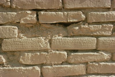 Elam Kralı Untash-Gal (MÖ 1265-46) tarafından yaptırılan Ziggurat