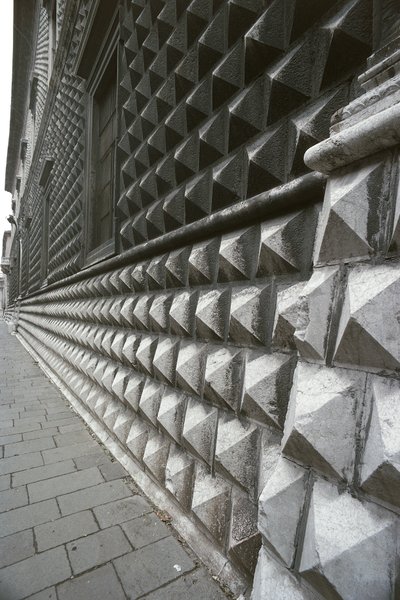Palazzo dei Diamanti, Ferrara, İtalya cephesinin detayı (fotoğraf) by Benjamin Baud