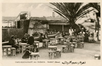 Fransızlar ve Faslılar Rabat#39;taki Oudaya Café#39;de by Unbekannter Künstler