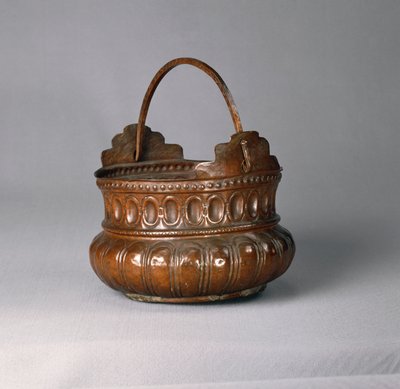 Gadroonlu lavabo. by Benjamin Baud