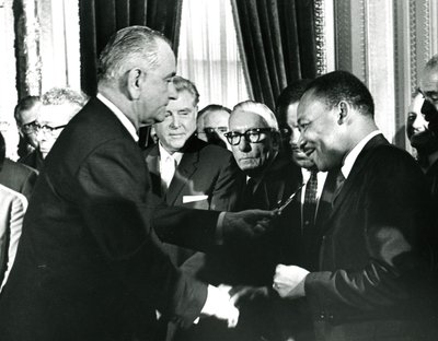 MLK - Oy Hakları Yasası by Benjamin Baud