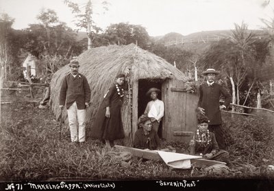 Yerli bir kumaş olan Tappa'yı yapmak, 1875 dolayları (sepya fotoğrafı) by Unbekannt