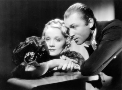 Marlene Dietrich ve Brian Aherne by Unbekannt