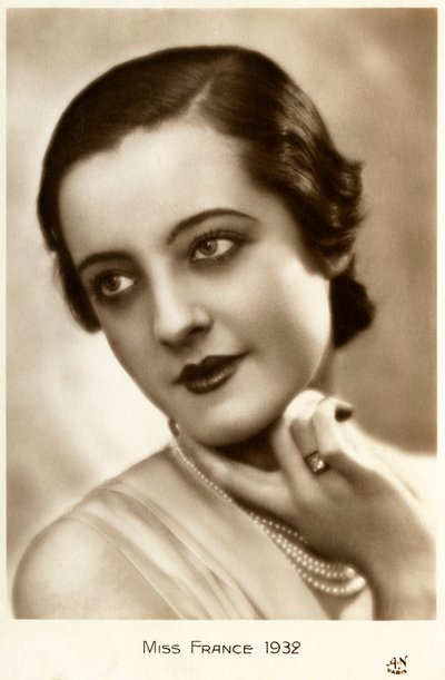 Fransa Güzeli 1932 (kartpostal) by Unbekannt