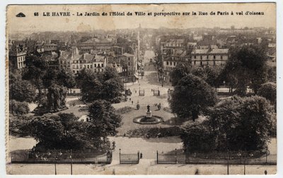 Normandiya, Seine Maritime (76), Le Havre: belediye binasının bahçesi ve rue de Paris
