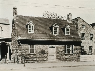 Old Stone House (1737) Richmond'daki (Amerika Birleşik Devletleri) en eski ev, bugün Amerikalı yazar Edgar Allan POE'ye (1809-1849) adanmış bir müzeye dönüştürülmüştür. by Unbekannt