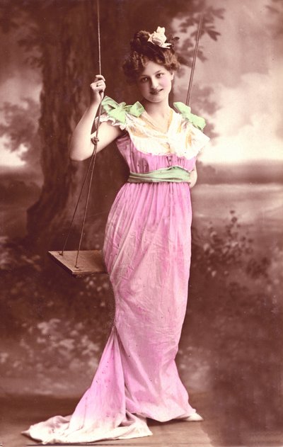 Salıncakta: kartpostal fantezisi 1910 by Unbekannter Künstler
