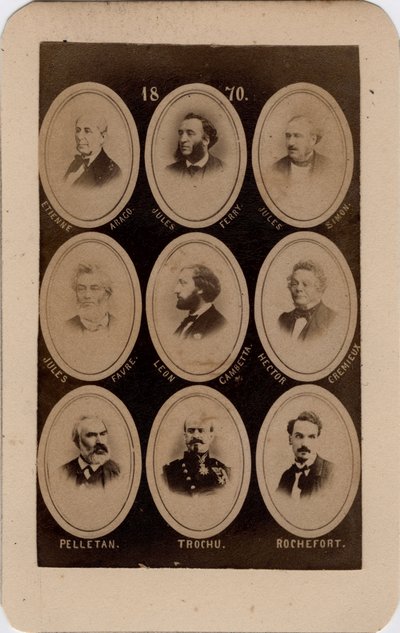 Paris Komünü (1871): Sosyalist Parti'nin Fransız politikacılarının portresi: soldan sağa ve yukarıdan aşağıya: Etienne Arago, Jules Ferry, Jules Simon, Jules Favre, Leon Gambetta, hector Cremieux, Pelletan, Trochu ve Rochefort. Karton üzerine yazdır by Unbekannt