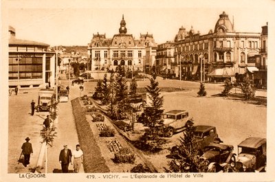 Kartpostal/Belediye Sarayı Esplanade/Vichy/Allier/Auvergne/Fransa by William M. Timlin