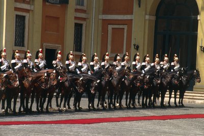 Cuirassiers galasında atlı askerler by William M. Timlin