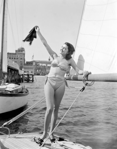 Aktris SANGHE GIANNA VENEDİK LİDO PLAJINDA - 1951 by Unbekannt