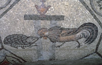 Horoz ve Kaplumbağa, Hıristiyan resimleri ve pagan sembollerini betimleyen dekoratif bir kaldırımdan detay, MS 313 dolayları (mozaik) by Unbekannt
