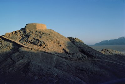 Sessizlik Kulesi (fotoğraf) by Unbekannt