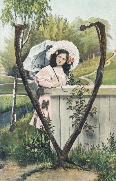 V: Pembe bir elbise giymiş genç bir kız, başında bir başlık, elinde bir şemsiye kır ortamında duruyor - Alfabe karakterleri Ref Th. E., L. Theochrom - Seri 994. Theodor Eisman, yayıncı, Leipzig by Unbekannt