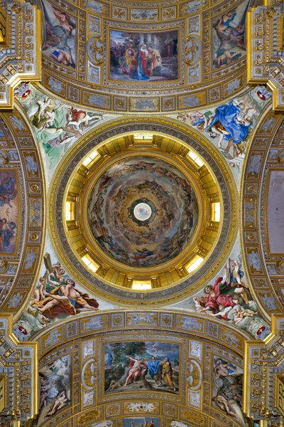 Transept görünümü, pandantifli ve kubbeli tavan, Sant