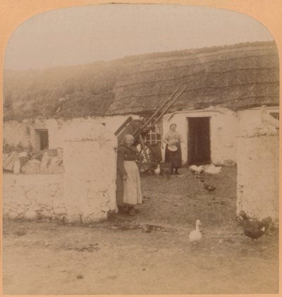 Karakteristik Bir Ev, Ballintoy Köyü, Antrim Kontluğu, İrlanda, 1900. by Underwood and Underwood