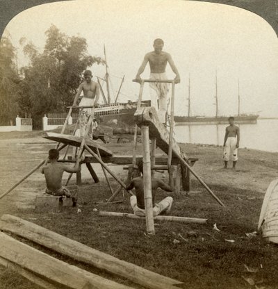 Filipinli bir kereste fabrikası, Cebu, Filipinler. by Underwood and Underwood