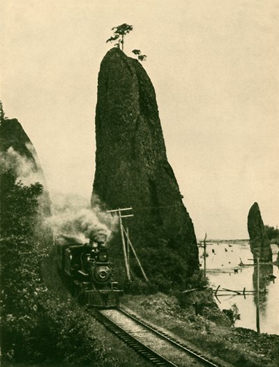 Pitoresk bir Demiryolu, by Underwood and Underwood