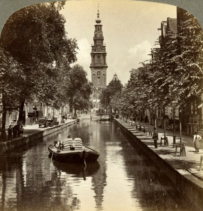 Kanal, Amsterdam, Hollanda. by Underwood and Underwood